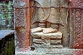 Banteay Kdei temple - threshold guardian bas-relief.